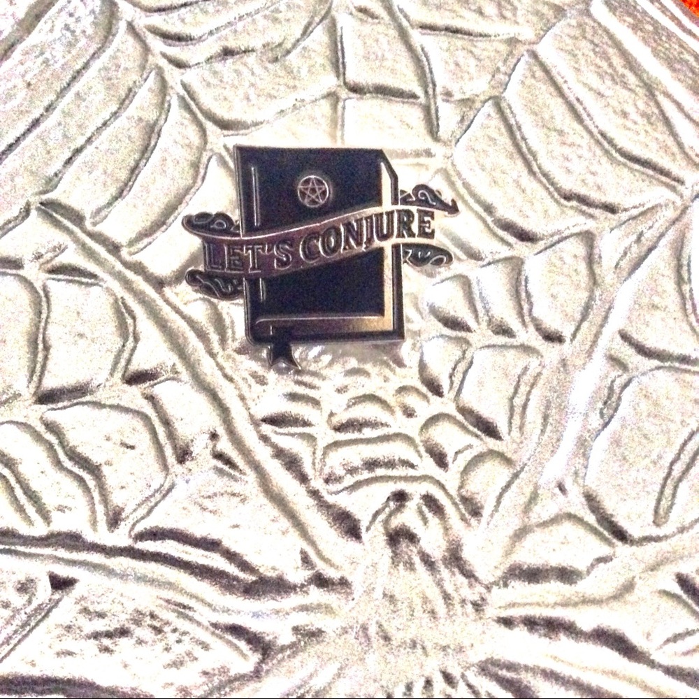 Lapel pin